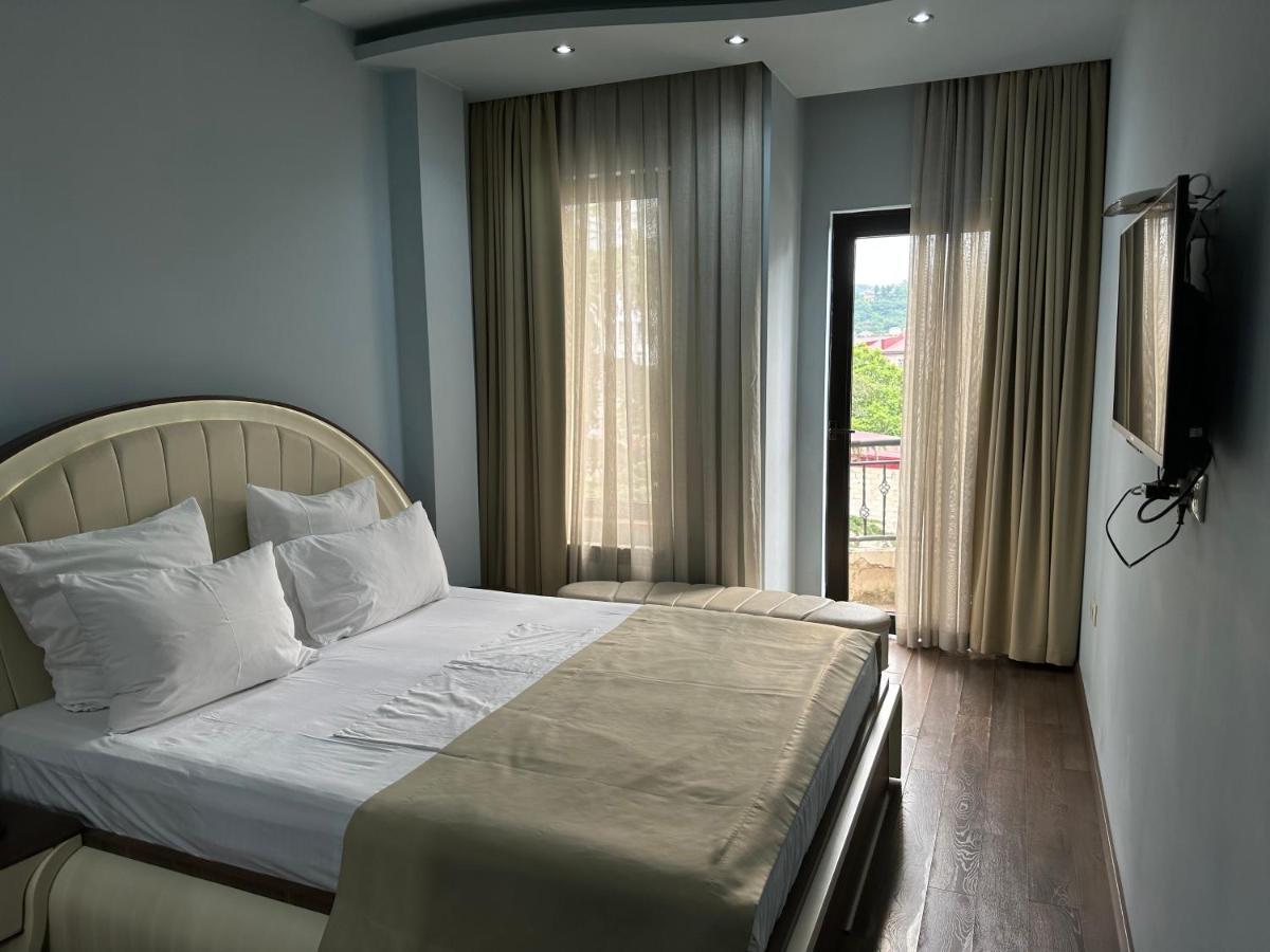 Hotel Light Palace Batumi Bagian luar foto