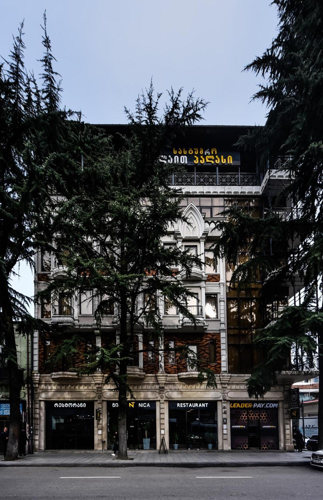 Hotel Light Palace Batumi Bagian luar foto
